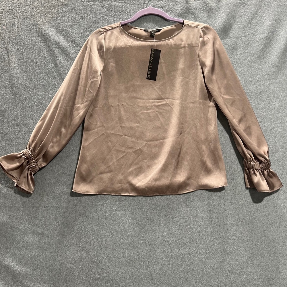 Banana Republic Womens XXS Taupe Satin Smocked Ruffle Cuff Blouse NEW